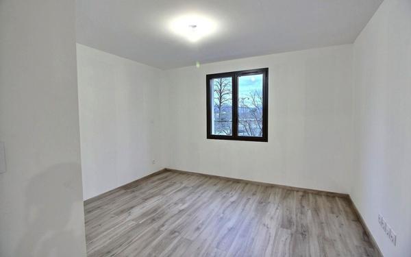 Appartement à vendre    3 pièces • 85 m2 Morestel