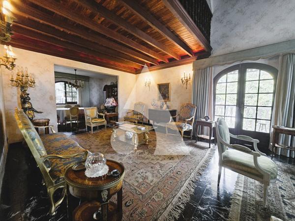 Maison 10 pièces 530 m2