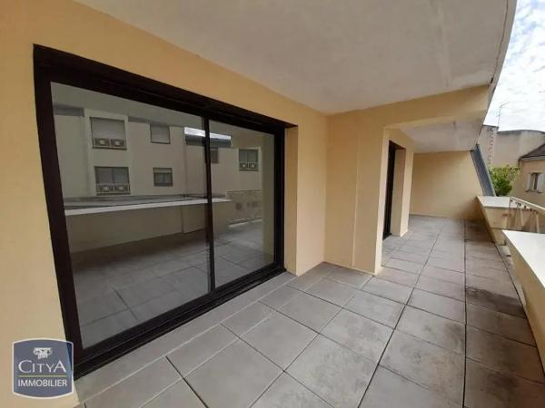 Appartement à louer 4 pièces 97.32m² Laval (53000)