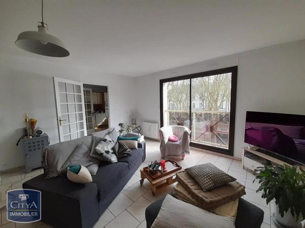 Appartement à louer 4 pièces 97.32m² Laval (53000)
