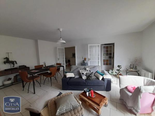 Appartement à louer 4 pièces 97.32m² Laval (53000)