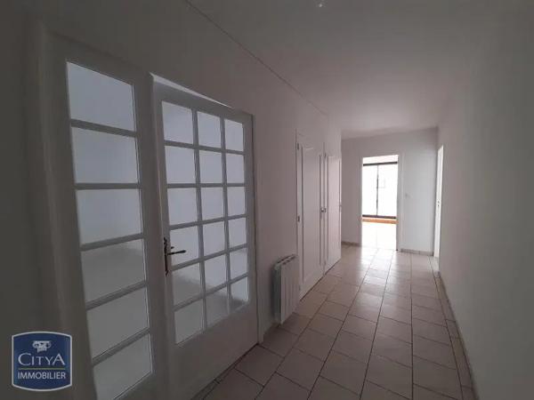 Appartement à louer 4 pièces 97.32m² Laval (53000)