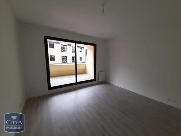 Appartement à louer 4 pièces 97.32m² Laval (53000)