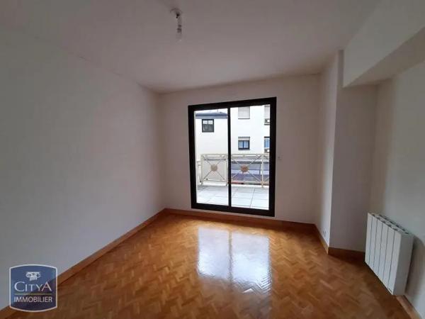 Appartement à louer 4 pièces 97.32m² Laval (53000)