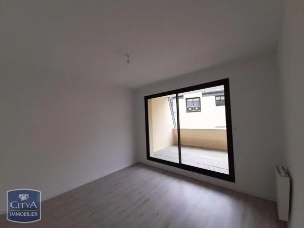 Appartement à louer 4 pièces 97.32m² Laval (53000)