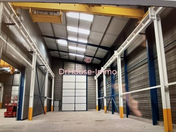 Bureau à vendre 3 pièces de 1 600 m²