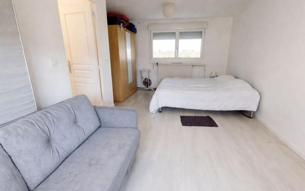 Appartement à vendre    5 pièces • 90,25 m2 Vaulx-en-Velin