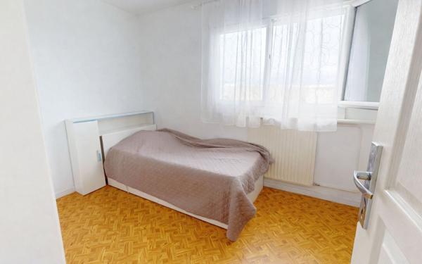 Appartement à vendre    5 pièces • 90,25 m2 Vaulx-en-Velin