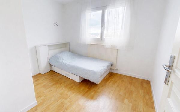 Appartement à vendre    5 pièces • 90,25 m2 Vaulx-en-Velin