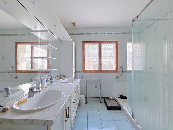 Maison de plain pied de 192m² Saint-Jean-De-Linières
