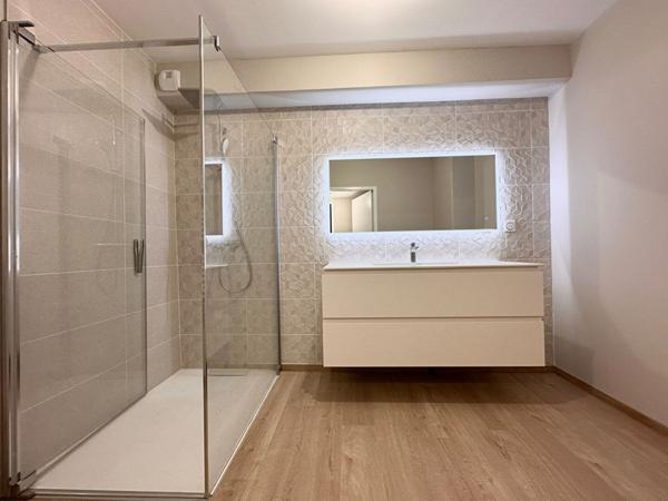 APPARTEMENT T4 AVEC TERRASSE ET GARAGE