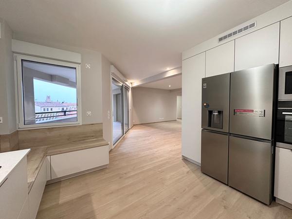 APPARTEMENT T4 AVEC TERRASSE ET GARAGE