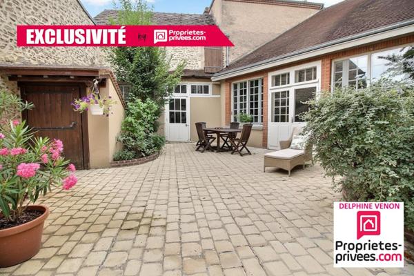 Exclusivité - Maison bourgeoise en hyper centre à Chateauneuf Sur Loire avec double garage, cave et dépendance