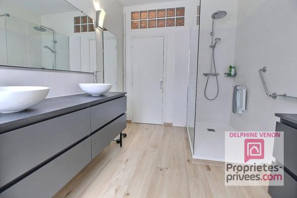 Exclusivité - Maison bourgeoise en hyper centre à Chateauneuf Sur Loire avec double garage, cave et dépendance