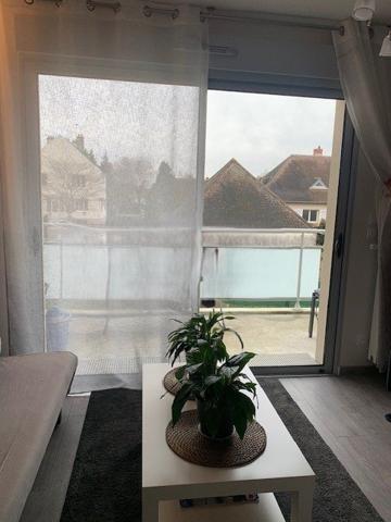 Appartement à SAINT PRYVE SAINT MESMIN (45750)