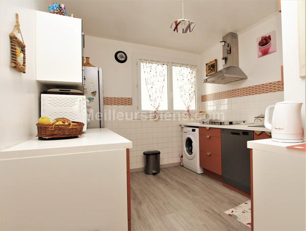 CUSSET A PROXIMITÉ DE TOUTES COMMODITÉS (PROCHE MAGASIN CARREFOUR)