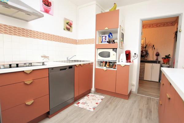 CUSSET A PROXIMITÉ DE TOUTES COMMODITÉS (PROCHE MAGASIN CARREFOUR)