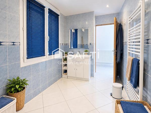 Maison individuelle semi plain pied 5 chambres avec grand garage