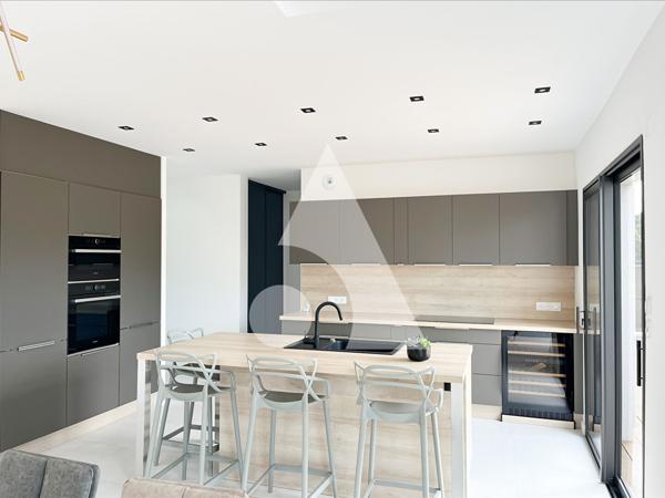 Maison 8 pièces 163 m2