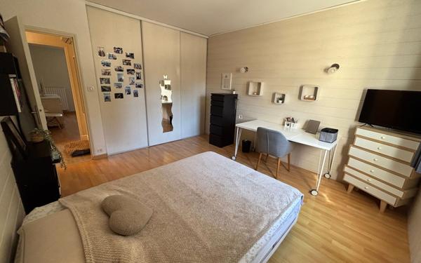 Maison à vendre    8 pièces •  Bédarrides