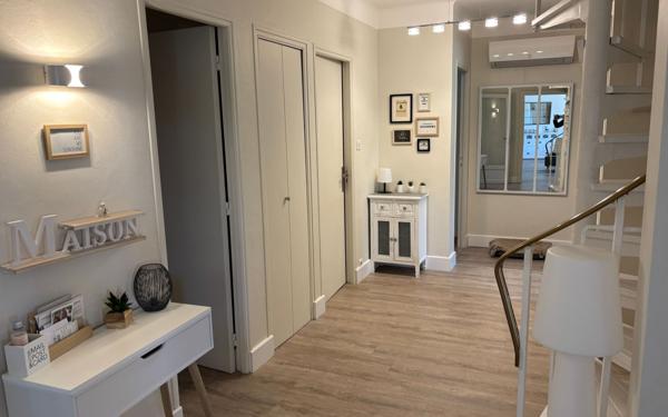 Maison à vendre    8 pièces •  Bédarrides