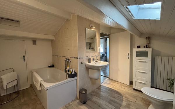 Maison à vendre    8 pièces •  Bédarrides