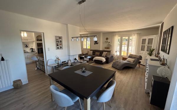 Maison à vendre    8 pièces •  Bédarrides