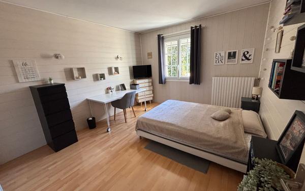 Maison à vendre    8 pièces •  Bédarrides