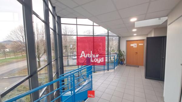 Bureaux à louer à Moirans open space lumineux et accès parking