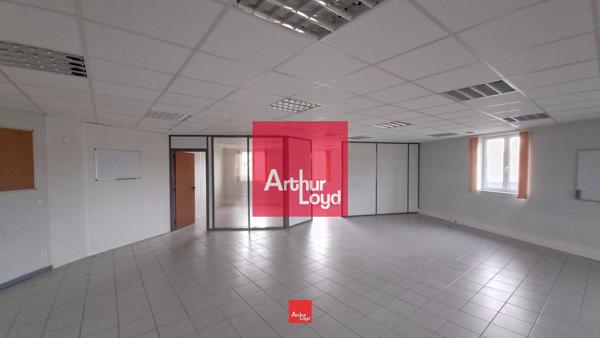 Bureaux à louer à Moirans open space lumineux et accès parking