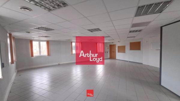 Bureaux à louer à Moirans open space lumineux et accès parking