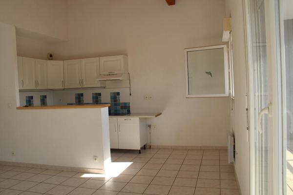 APPARTEMENT AVEC TERRASSE - GARAGE - ASCENSEUR