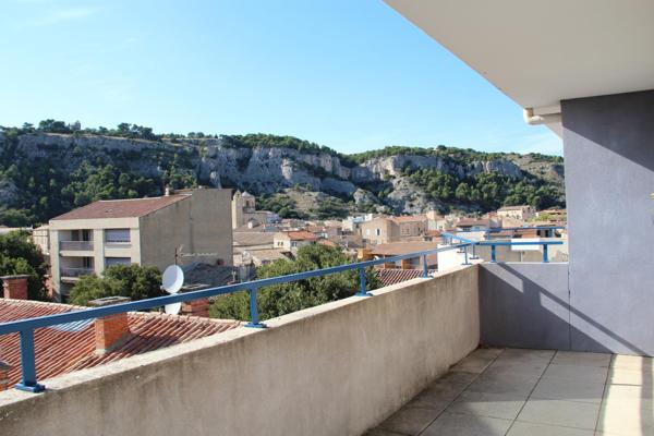 APPARTEMENT AVEC TERRASSE - GARAGE - ASCENSEUR