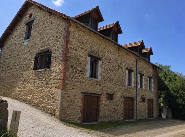 Maison à vendre 296 520 € Bourganeuf 9 p 323 m² DPE D