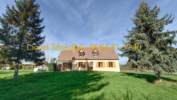 Maison sans vis - à - vis 13 pièces 172 m2 sur une parcelle de 7 000 m2