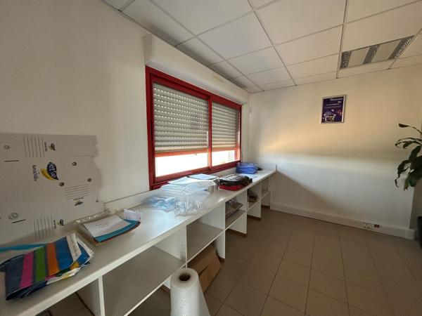 Bureau à louer à Guérande 131,25 m2 sur deux niveaux avec parkings