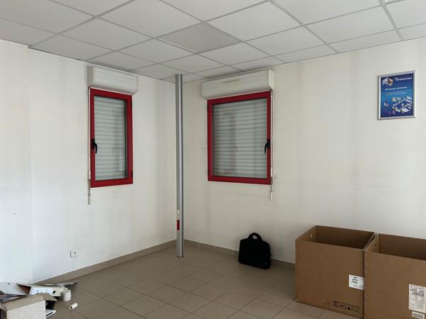 Bureau à louer à Guérande 131,25 m2 sur deux niveaux avec parkings