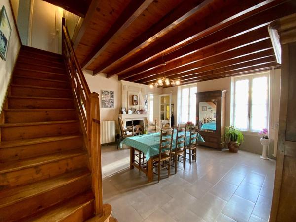 Maison au charme authentique, au coeur de la campagne charentaise !