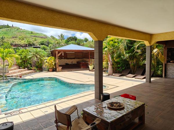 Villa de 165 m2 de type F4 au retrait de la ville