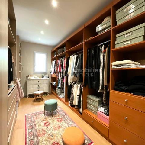 BOULIAC VILLA T6 235M² PLAIN-PIED, PISCINE, GARAGE