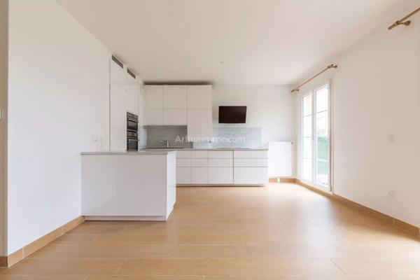 Vente                                                      Appartement
                        
                     3 pièces                      62 m2                     à Dampmart
