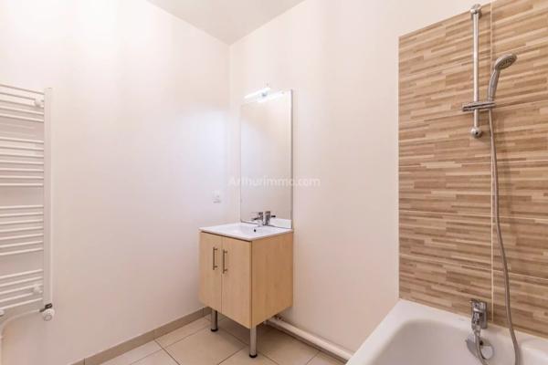 Vente                                                      Appartement
                        
                     3 pièces                      62 m2                     à Dampmart