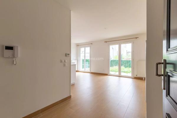 Vente                                                      Appartement
                        
                     3 pièces                      62 m2                     à Dampmart