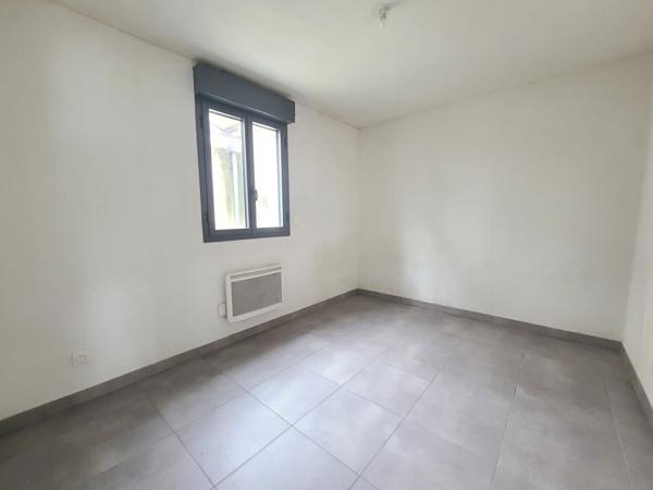 A 2 pas de l'Avenue Thiers, local 3 pièces 54 m² de plein-pied idéal médecin, profession libérale avec terrasse et jardin, en bon état général n'attend plus que vous pour développer votre activité! , Bordeaux
