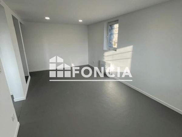 À vendre Local commercial 91.84 m² - ÉTampes 91150