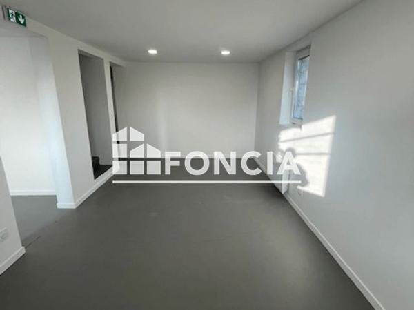 À vendre Local commercial 91.84 m² - ÉTampes 91150