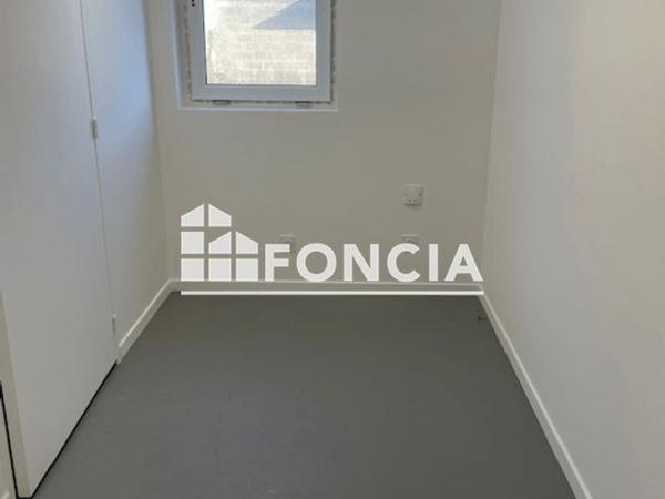 À vendre Local commercial 91.84 m² - ÉTampes 91150