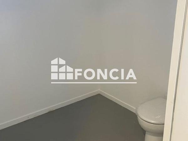 À vendre Local commercial 91.84 m² - ÉTampes 91150