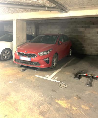 Parking
        
        - 12 m² Exclusivité 32 000 € *