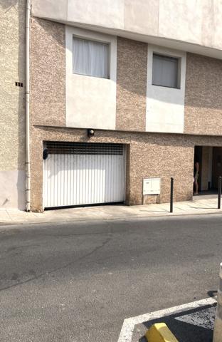 Parking
        
        - 12 m² Exclusivité 32 000 € *